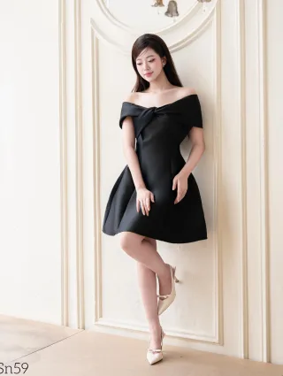 Photo 3 of Đầm trễ vai nơ đen size L