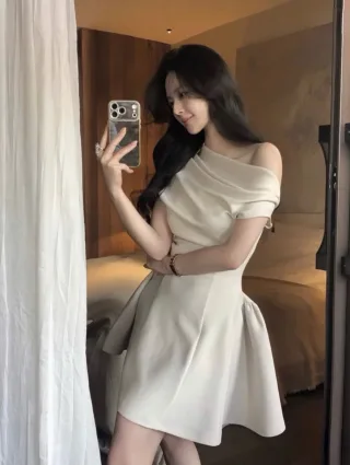 Photo 3 of Váy trễ vai trắng nữ size M