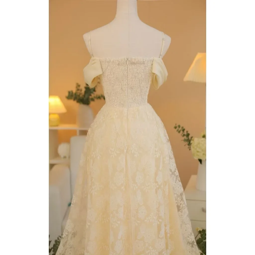 Ảnh 2 của Váy ren vintage kem vai trễ Sò Vintage