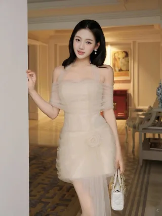 Photo 1 of Váy tulle trễ vai be size M