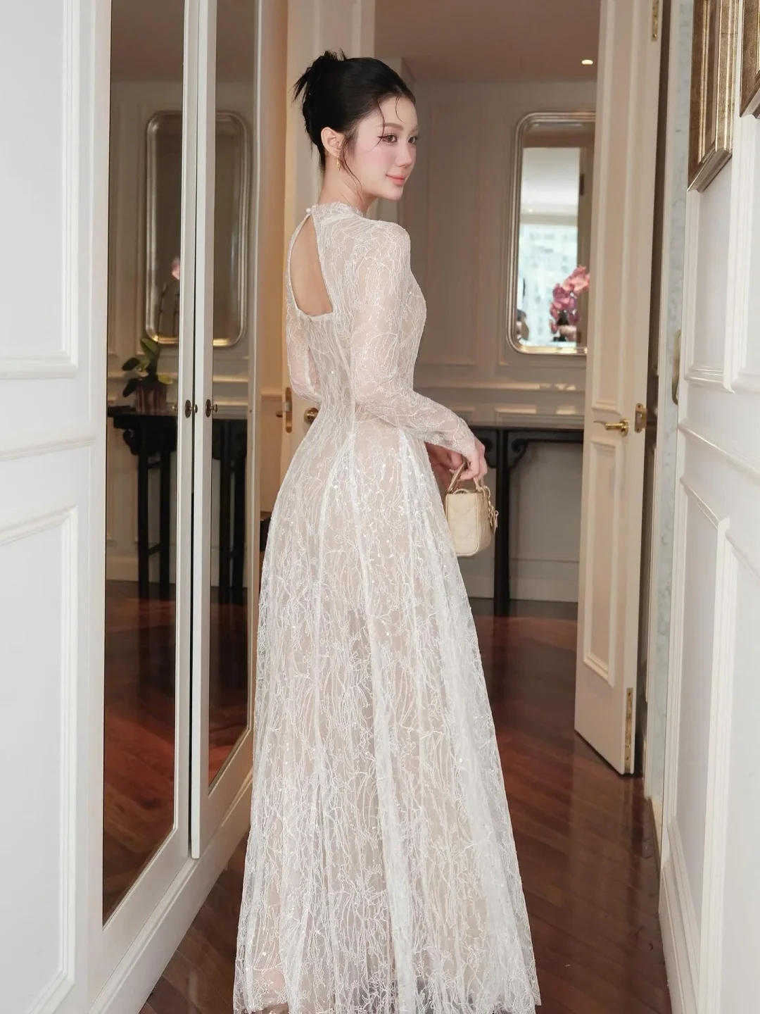 Ảnh 3 của Đầm ren trắng dài tay size S