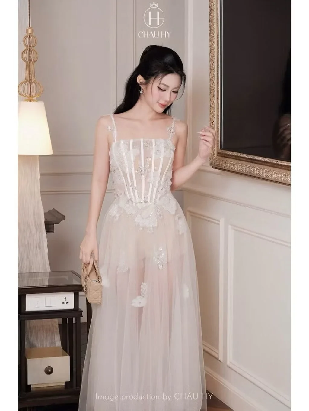Photo 2 of Váy dạ hội tulle hoa trắng kem Châu Hy