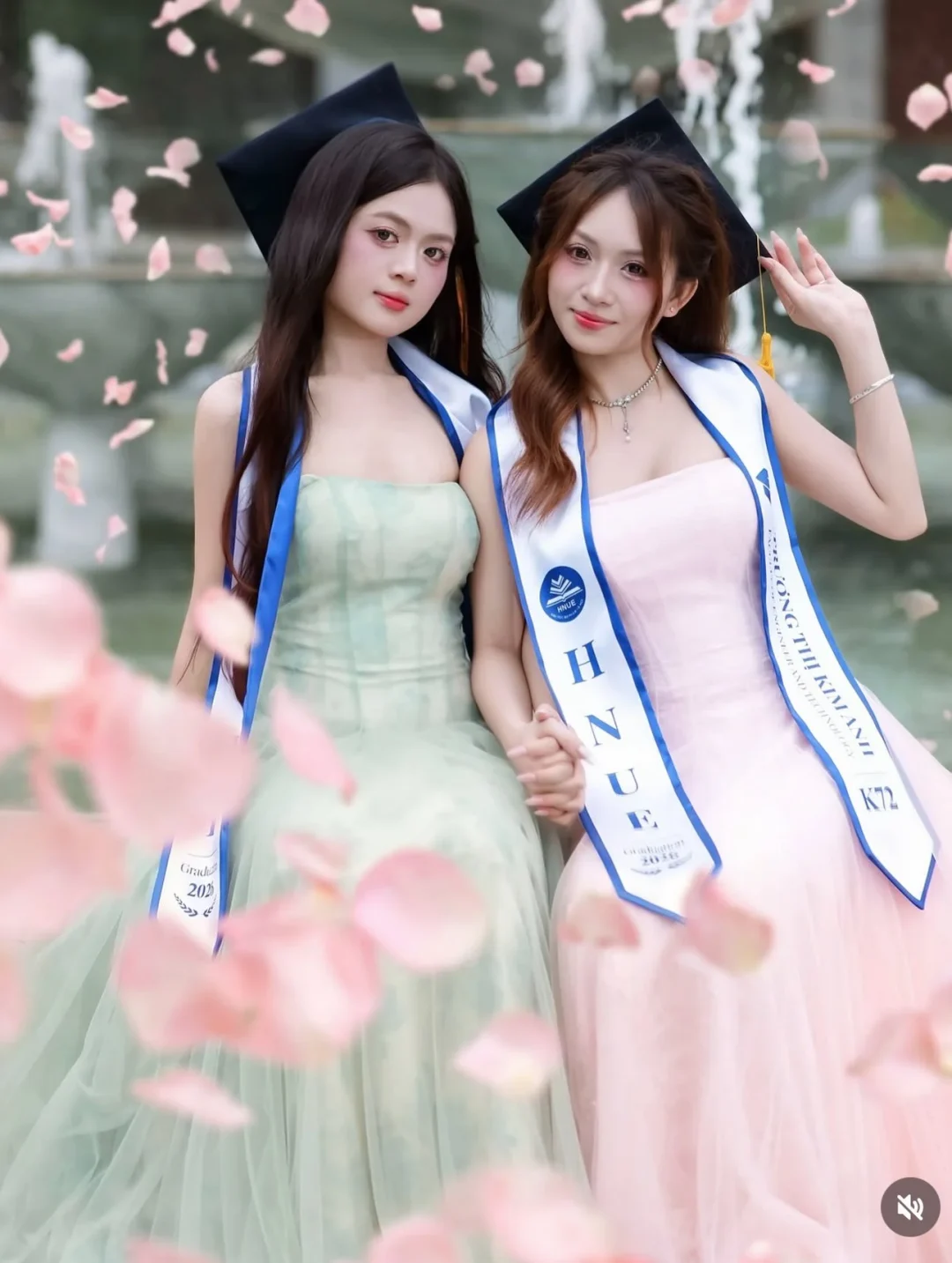 Ảnh 2 của Váy tulle dạ hội xanh hồng Sò Vintage