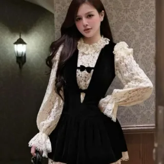 Ảnh 1 của Đầm nhung đen tay ren vintage nữ