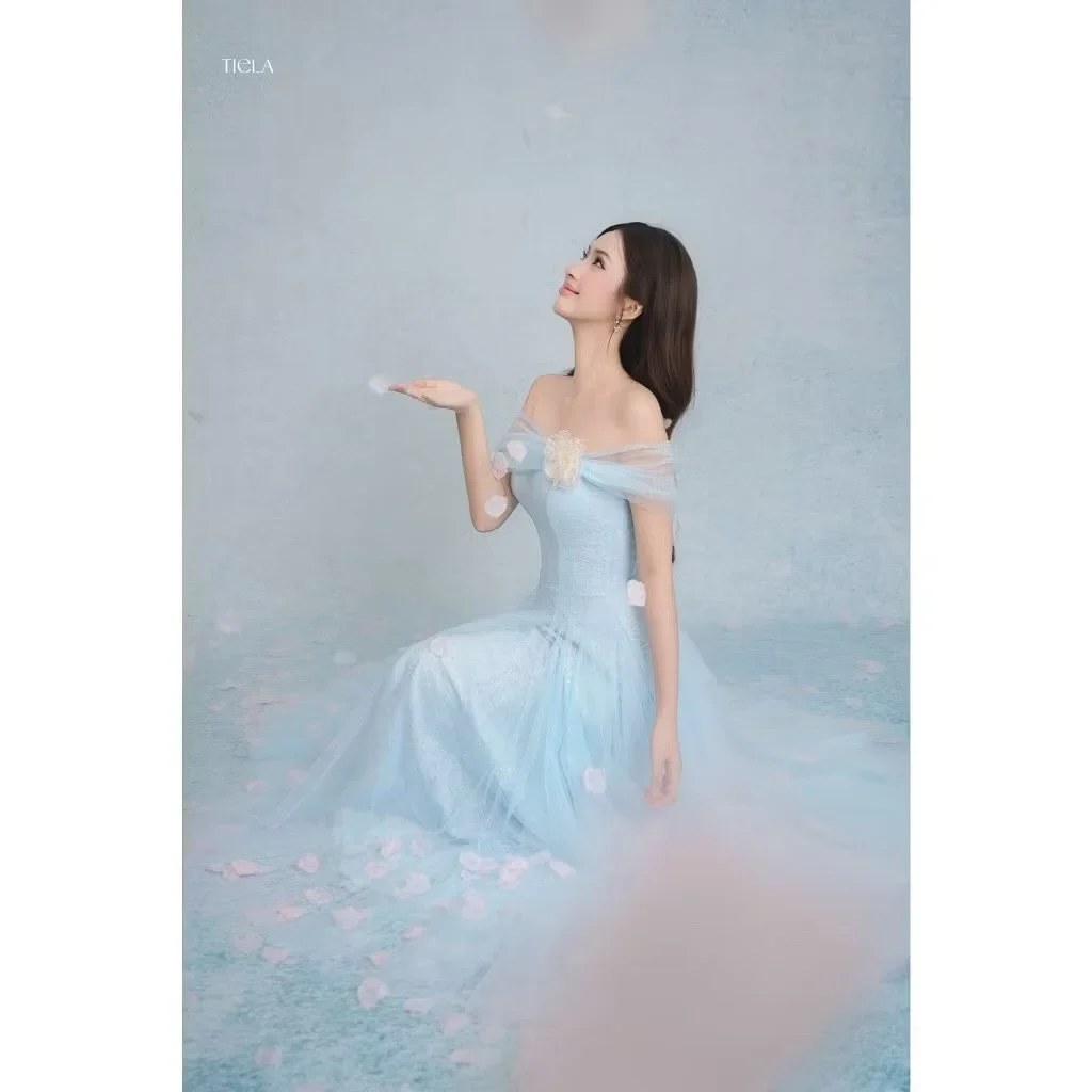 Ảnh 3 của Váy dạ hội xanh nhạt trễ vai Tiela