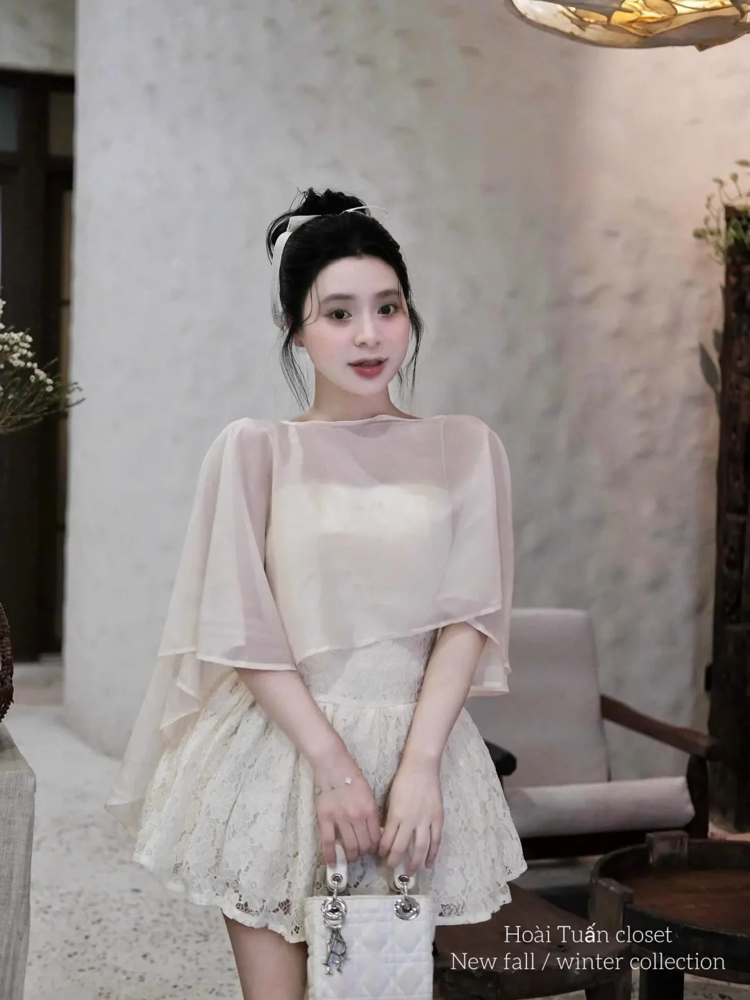 Photo 2 of Váy ren kem mini nữ tính