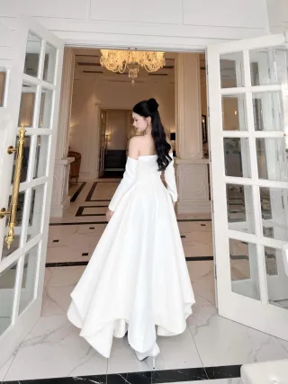 Photo 3 of Váy cưới trắng trễ vai C'lyn