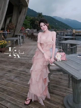 Photo 1 of Đầm maxi voan bèo nhún hồng nhạt nữ