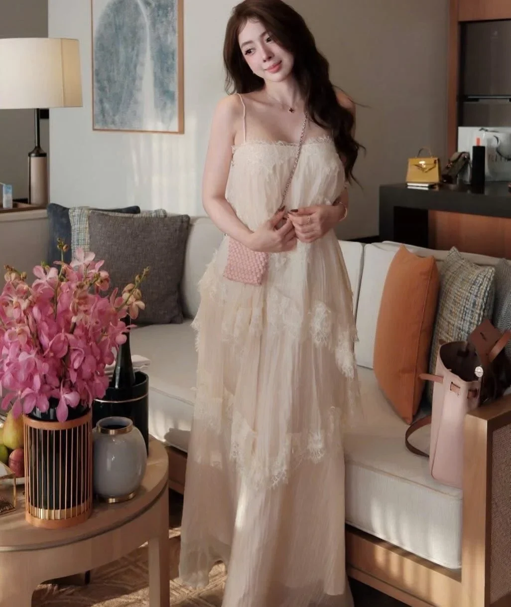 Photo 4 of Váy maxi trắng tầng ren nữ