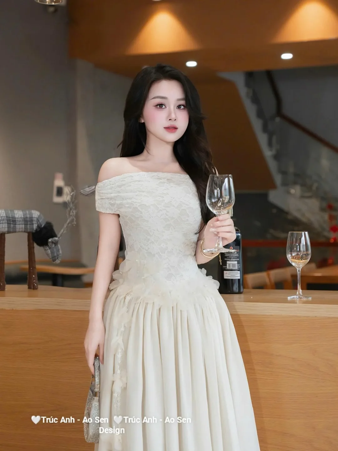 Ảnh 2 của Đầm dạ hội trắng ren hoa nữ