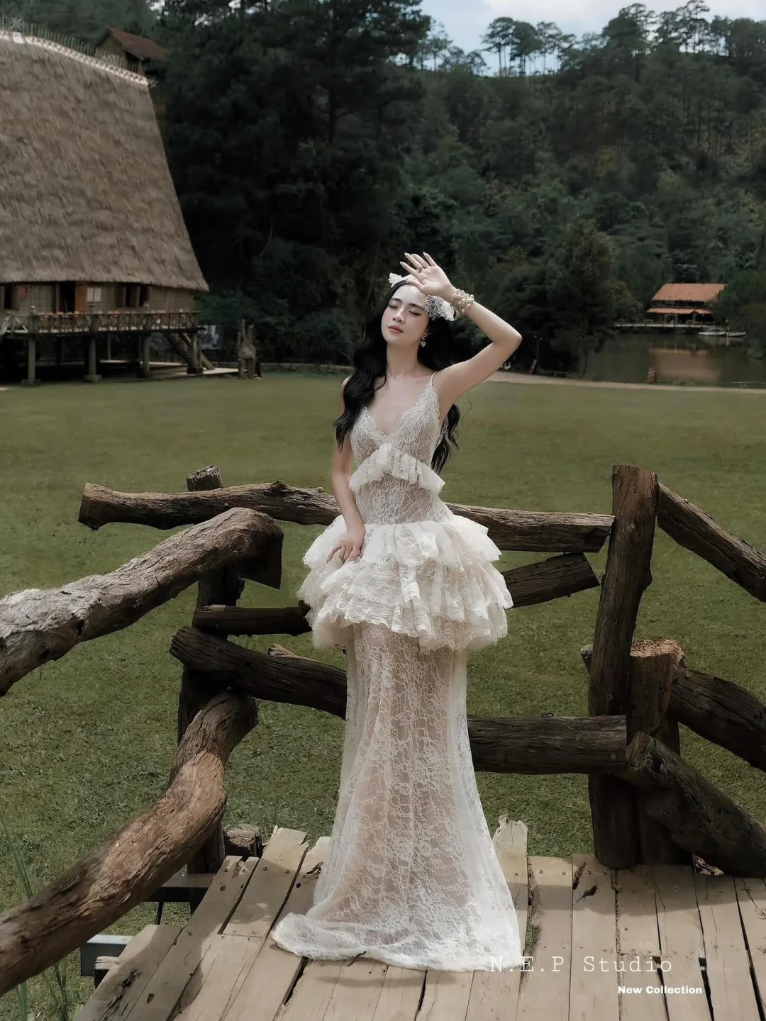 Photo 2 of Váy ren trắng dài hai dây size M