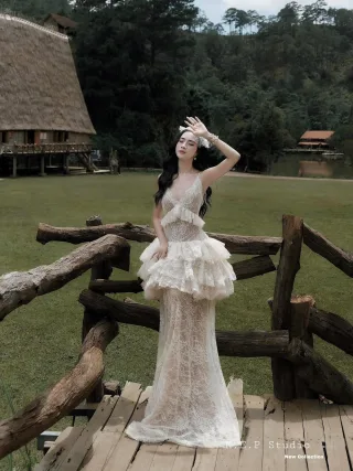Photo 2 of Váy ren trắng dài hai dây size M