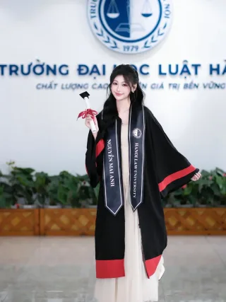 Photo 2 of Đầm ren dài kem Sò Vintage