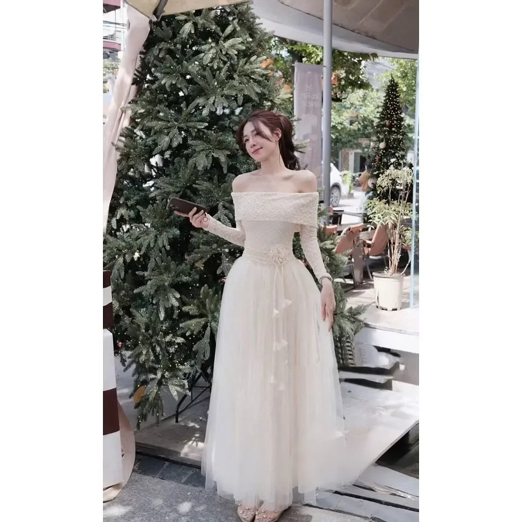 Ảnh 2 của Váy ren trễ vai kem nữ thanh lịch