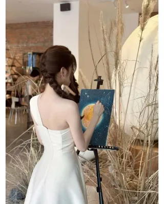 Photo 3 of Váy midi lệch vai kem H.I.U