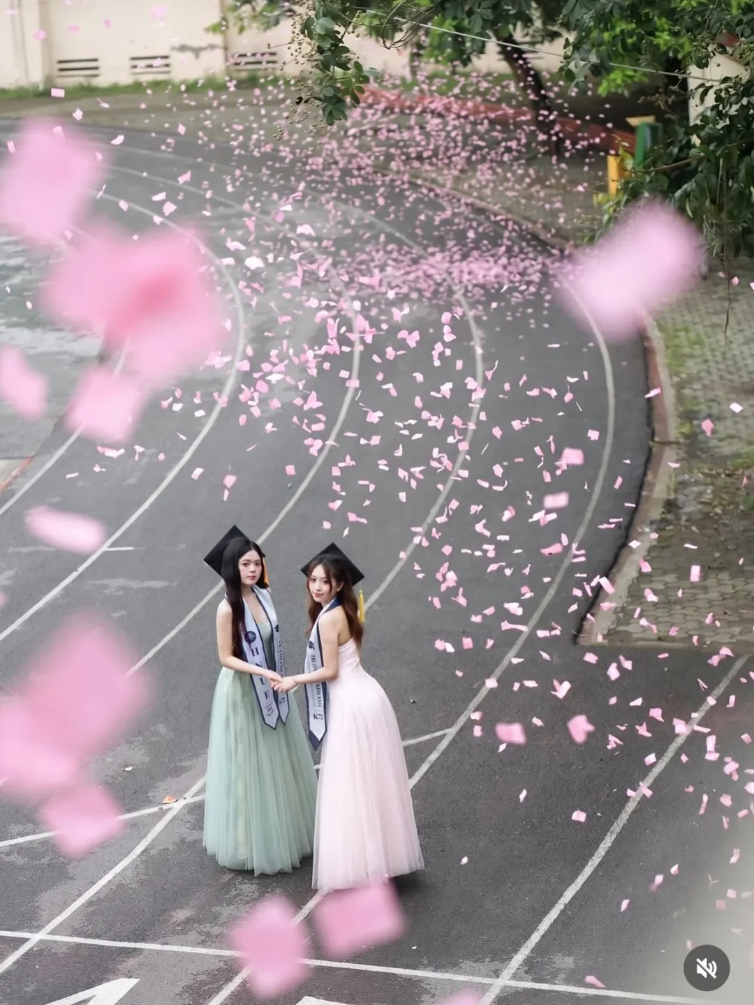 Ảnh 1 của Váy tulle dạ hội xanh hồng Sò Vintage