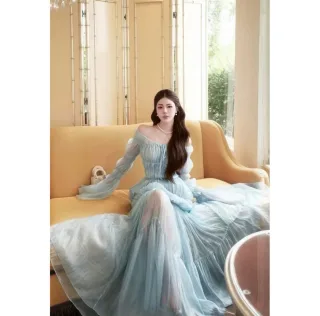 Photo 1 of Váy maxi xanh nhạt tay dài size M