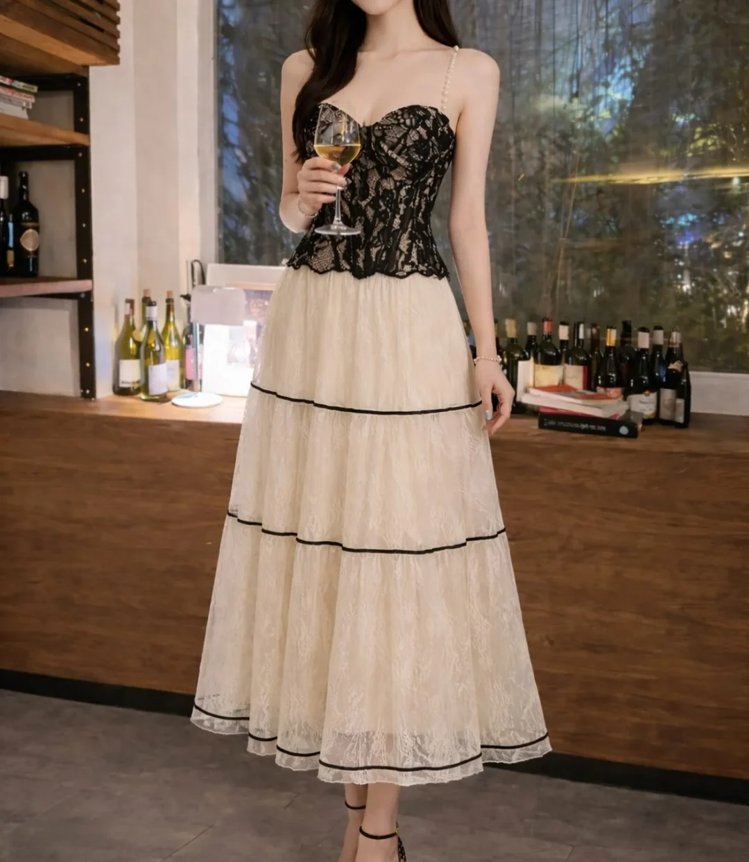 Photo 1 of Váy ren corset midi hai màu nữ