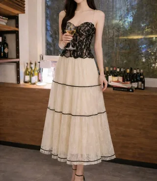 Photo 1 of Váy ren corset midi hai màu nữ