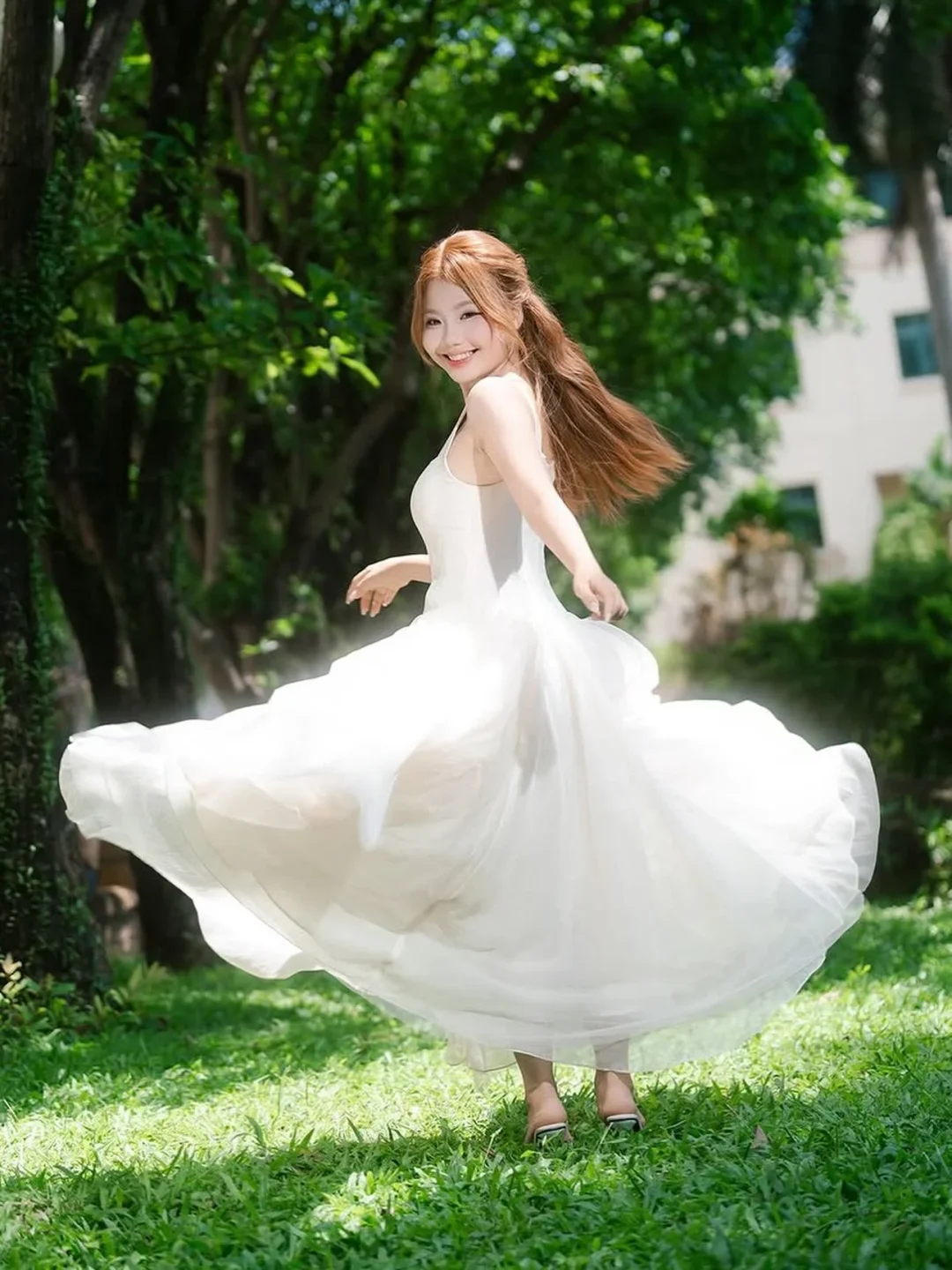Photo 4 of Váy dạ hội trắng voan Tiela corset