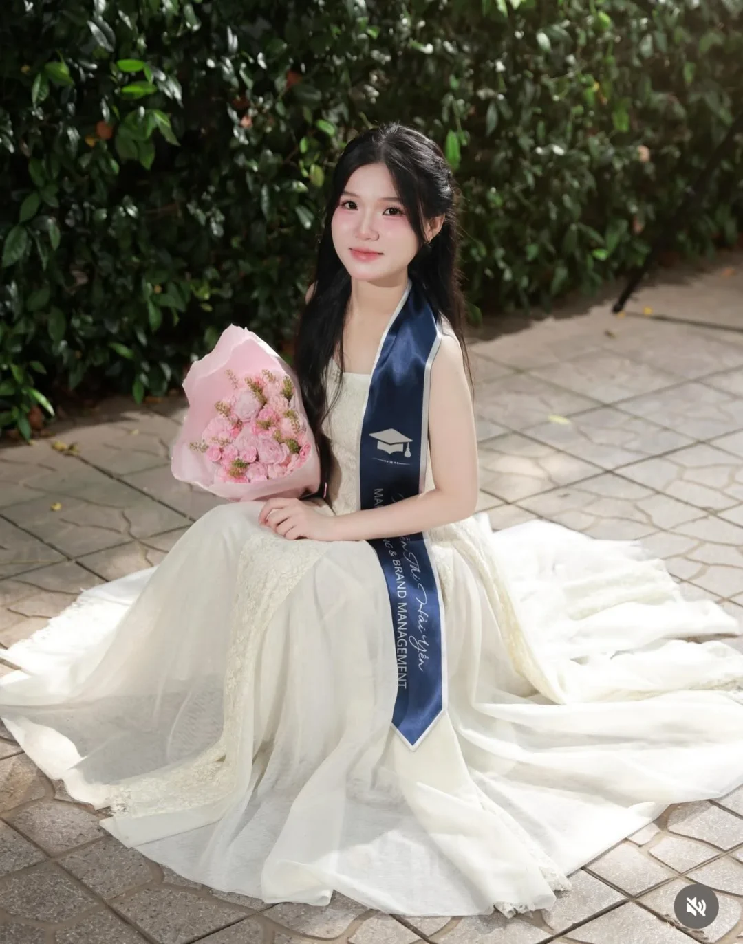 Ảnh 1 của Váy maxi ren trắng Tiela nữ