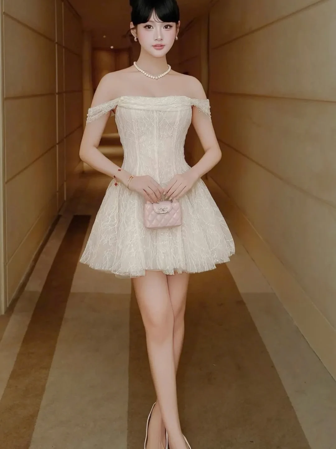 Photo 5 of Đầm ren trễ vai ngắn màu kem size M