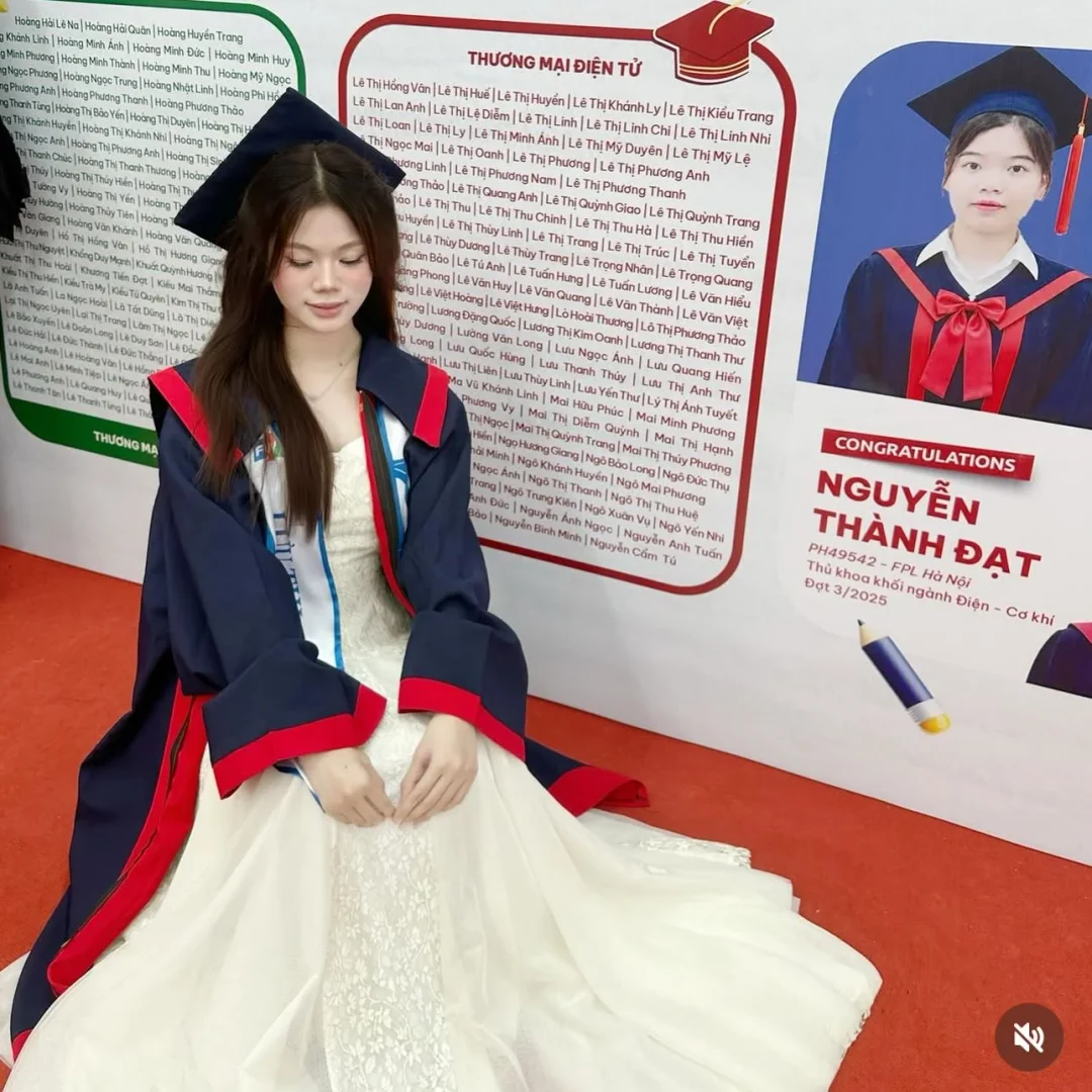Photo 1 of Váy ren trắng dài Tiela nữ