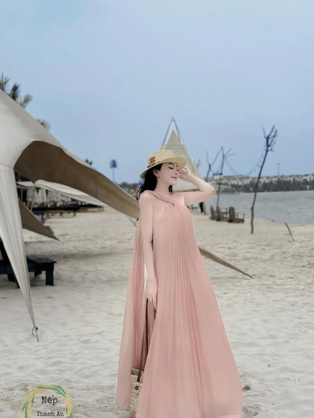 Photo 1 of Váy maxi voan hồng nhạt choàng vai nữ