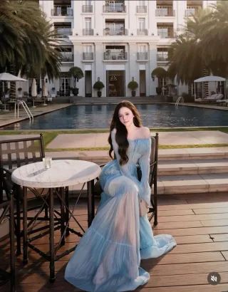 Ảnh 2 của Váy maxi voan xanh nhạt trễ vai size M