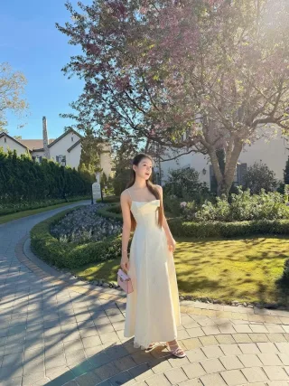 Photo 1 of Váy maxi lụa kem Chou Chou