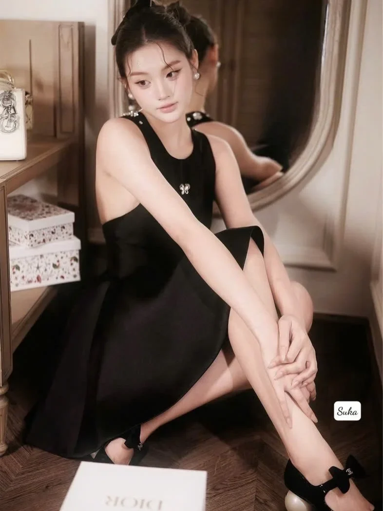 Ảnh 1 của Đầm đen satin ôm body dự tiệc size M