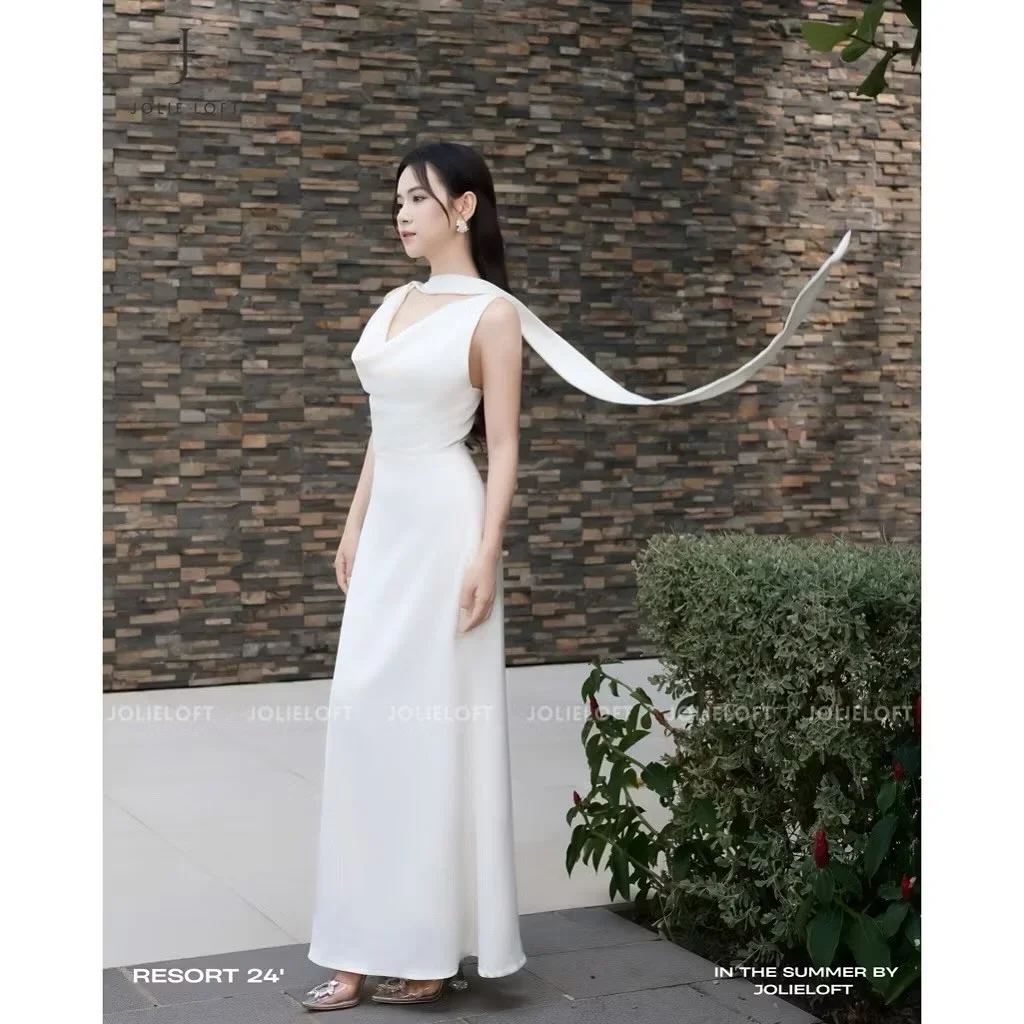 Photo 1 of Đầm maxi trắng sang trọng Jolie Loft