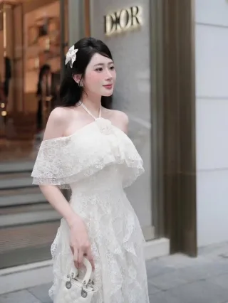 Ảnh 3 của Váy ren trắng trễ vai dài nữ