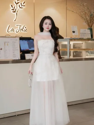 Ảnh 1 của Đầm dạ hội trắng strapless thêu hoa