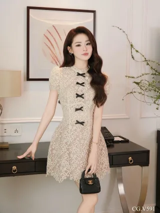 Ảnh 1 của Đầm ren kem ngắn nơ đen nữ