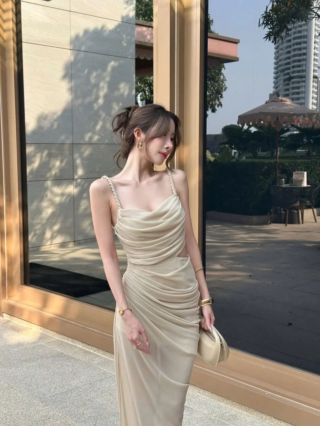 Photo 4 of Đầm maxi be xếp nếp size M nữ