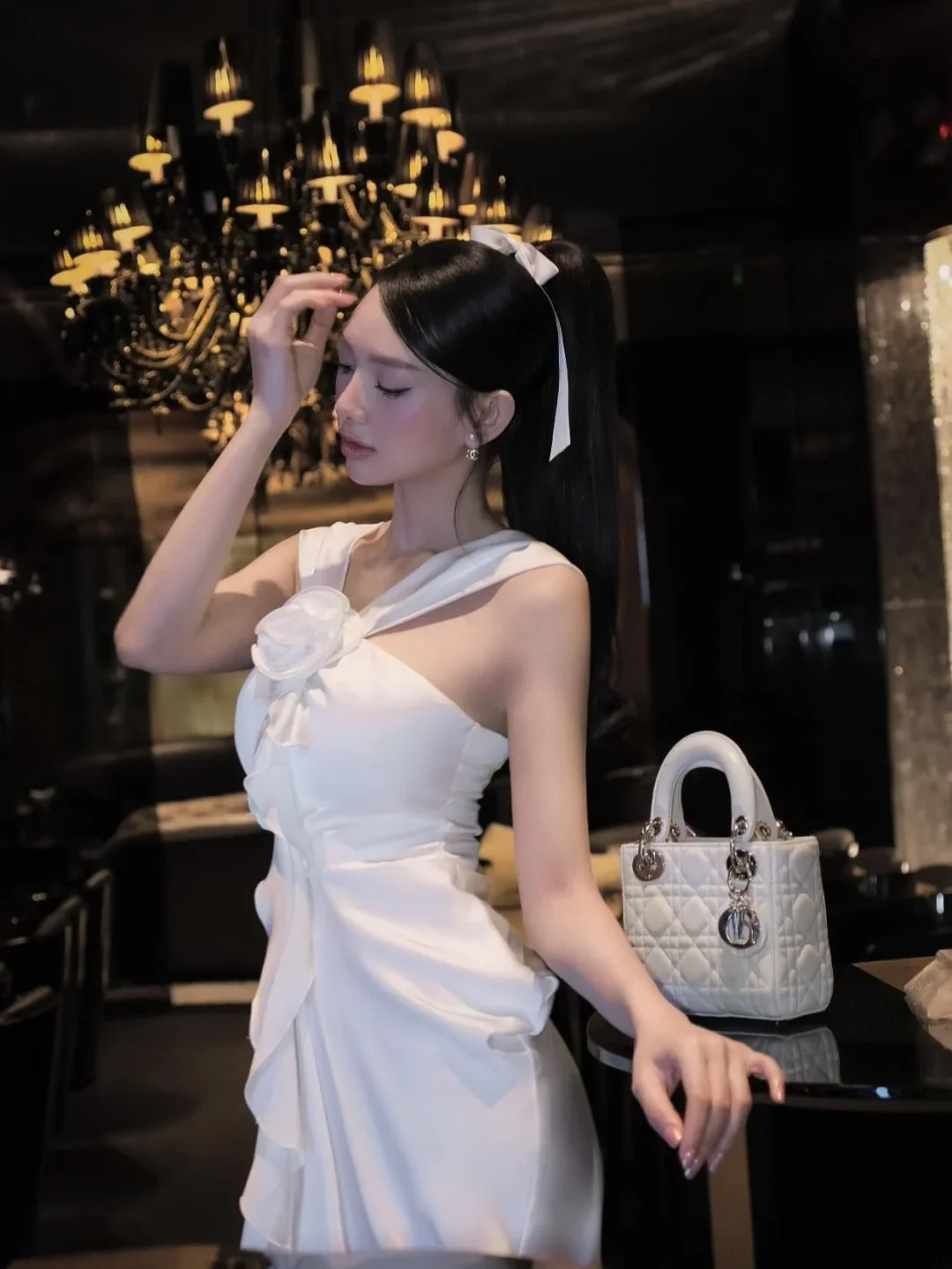 Photo 3 of Đầm trắng dự tiệc satin A236 Trân Ali