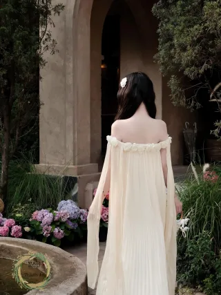 Photo 3 of Váy maxi trễ vai voan kem size M