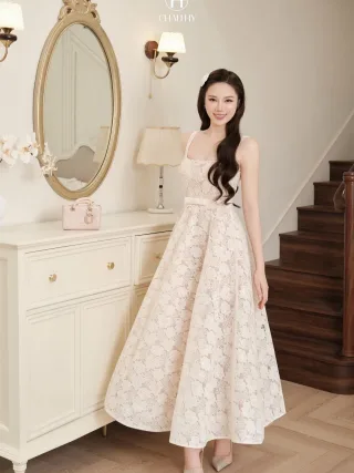 Ảnh 1 của Đầm ren trắng midi Châu Hy sang trọng