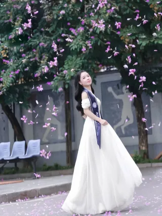 Ảnh 2 của Váy ren trắng trễ vai Sò Vintage