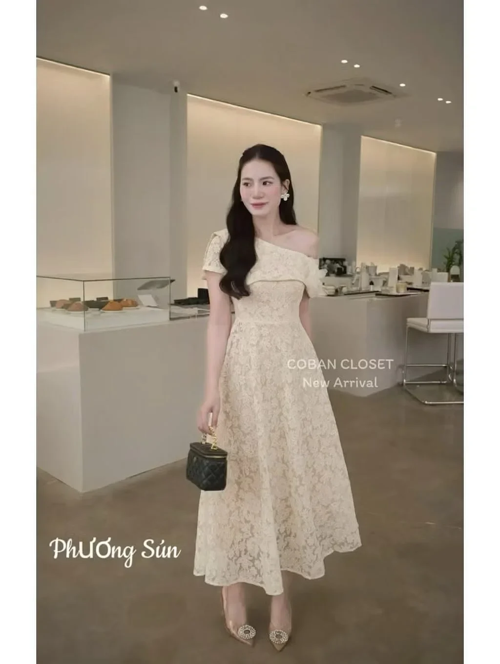 Ảnh 2 của Váy ren trắng trễ vai midi nữ
