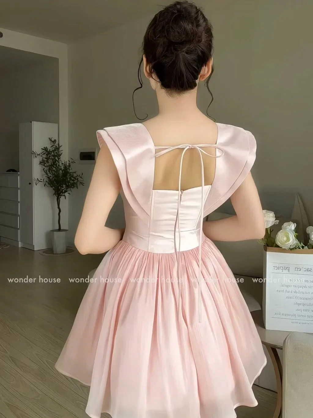 Photo 3 of Váy mini hồng corset xòe Wonder House