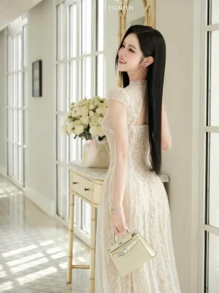 Ảnh 3 của Váy ren dài màu kem Châu Hy A271