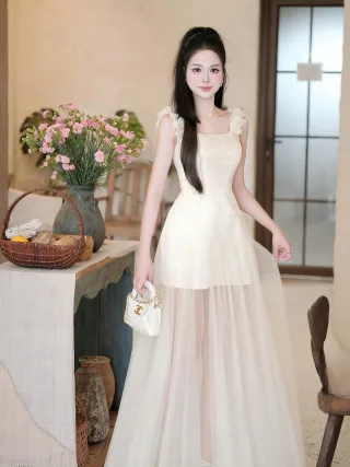 Ảnh 3 của Váy tiệc trắng ngắn đính hoa nữ