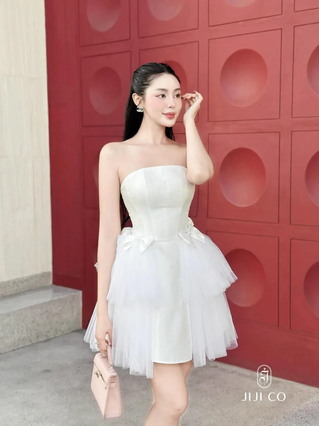 Photo 1 of Đầm trắng cúp ngực tutu mini nữ