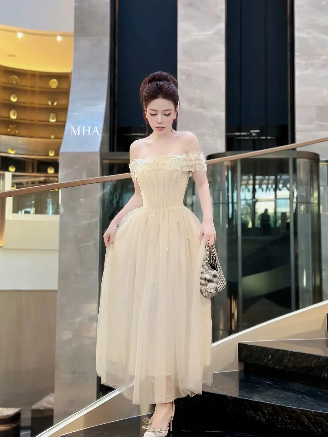 Photo 1 of Váy tiệc voan be trễ vai nữ