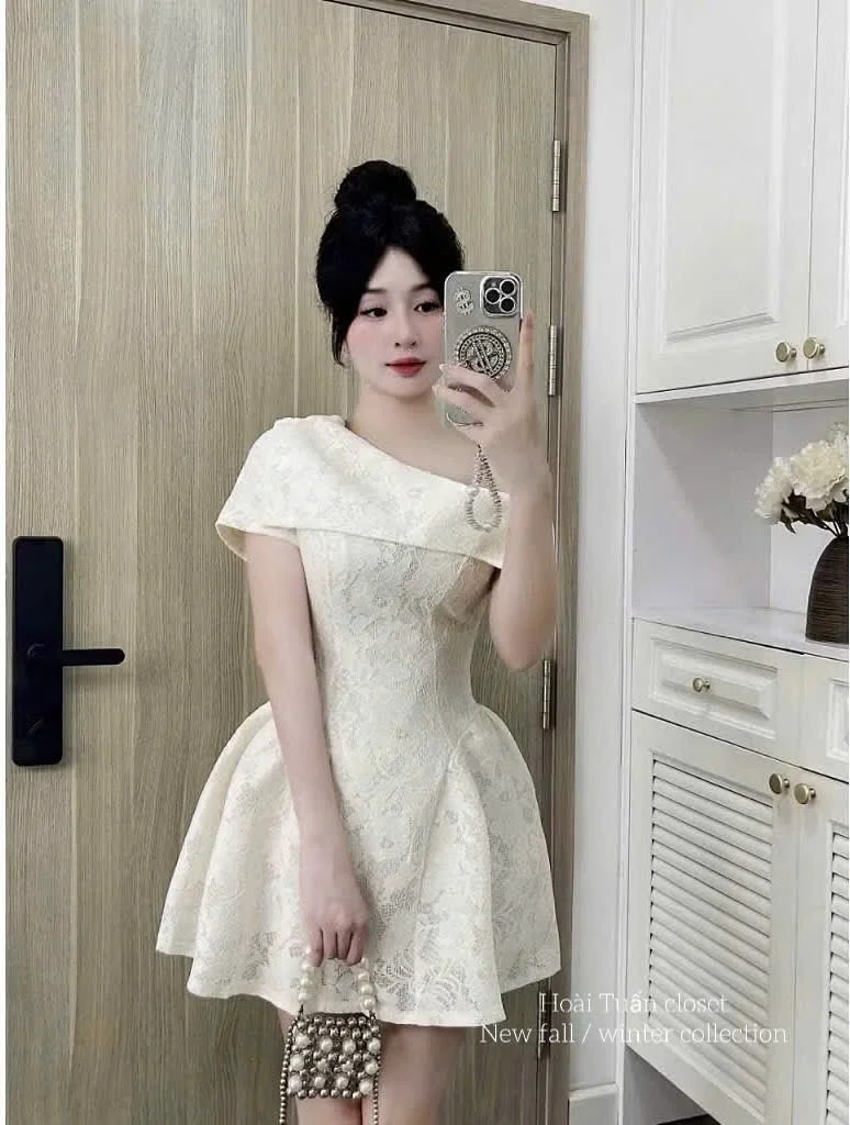 Ảnh 1 của Váy ren trắng trễ vai nữ dự tiệc
