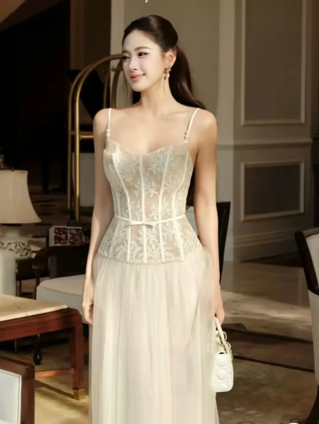 Ảnh 2 của Váy dạ hội corset ren kem size M