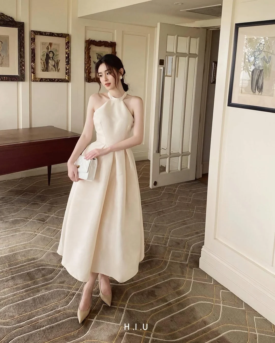 Ảnh 1 của Đầm midi cổ yếm màu kem TC Dress