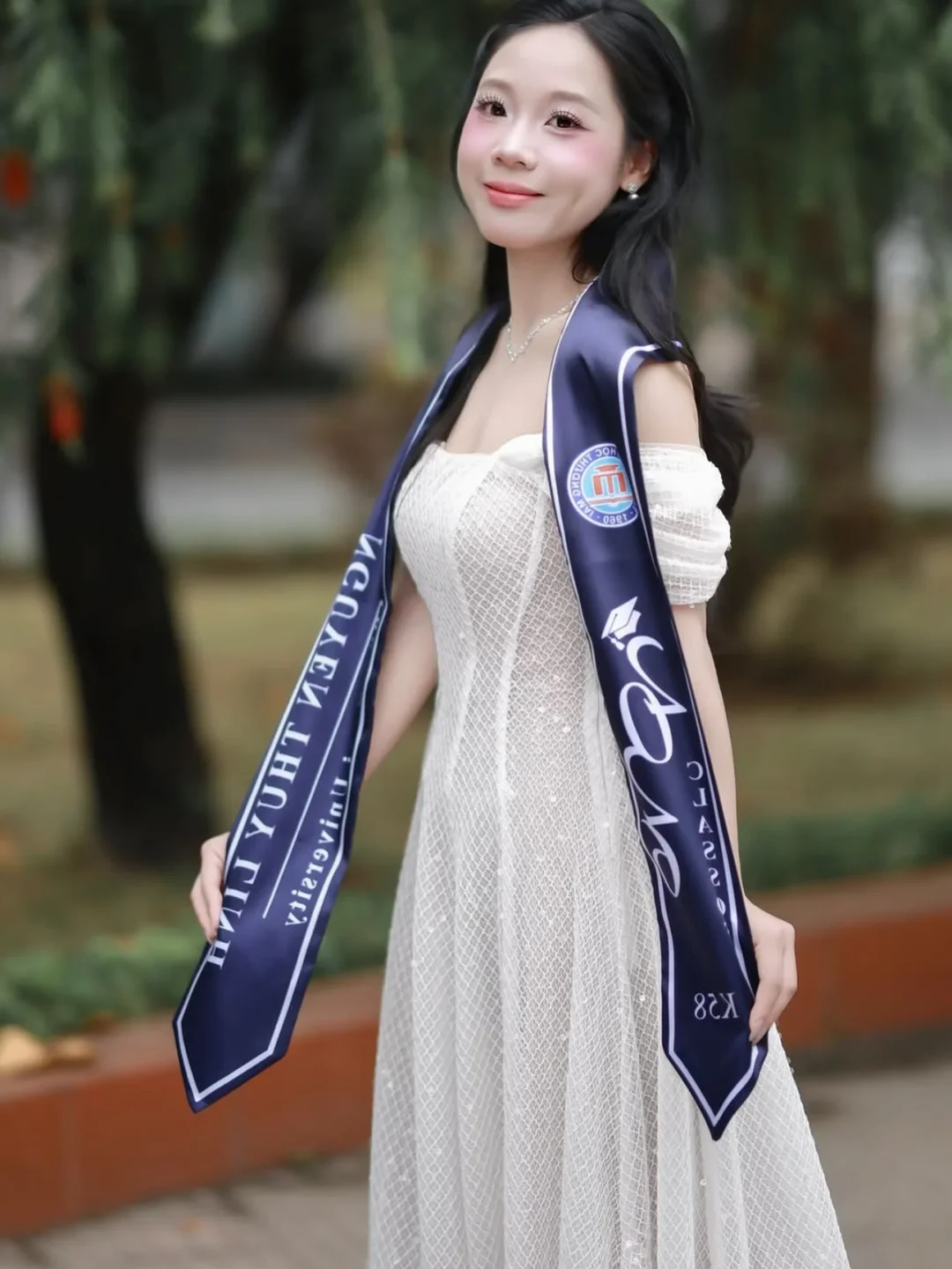 Ảnh 1 của Váy ren trắng trễ vai Sò Vintage